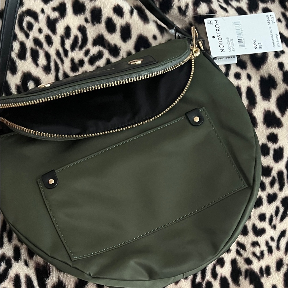 ๐ Marc Jacobs Cross Body Bag ๐ - Picture 2 of 9
